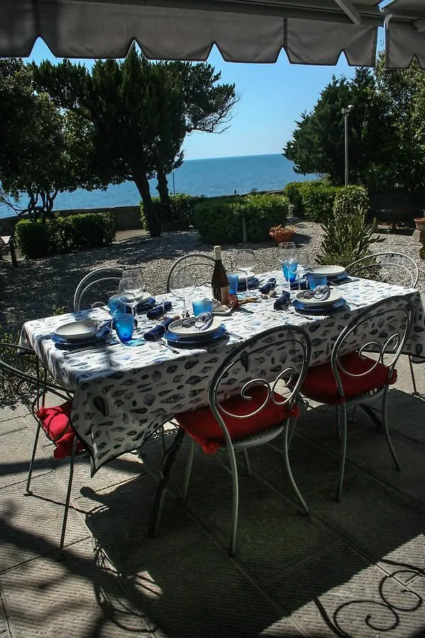 Casa Sullo Scoglio Villa Livorno Italy